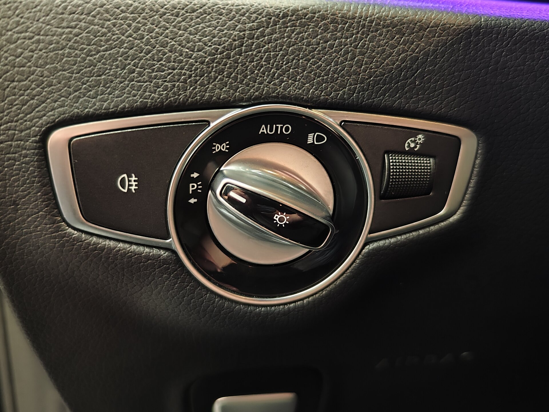 Автомобиль Mercedes-Benz E-Класс 220 d 2.0d AT (194 л.с.) 4WD - 20
