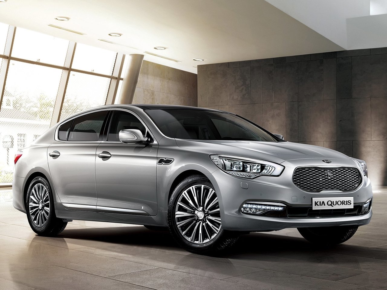 Kia Quoris Основной вид