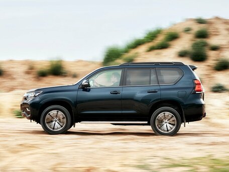 2019 Toyota Land Cruiser Prado 150 Series Рестайлинг 2, белый, 4460000 рублей - вид 2