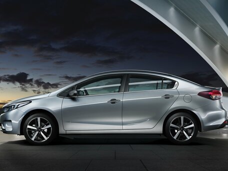 2017 Kia Cerato III Рестайлинг (Classic), белый, 820000 рублей - вид 1