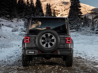 2023 Jeep Wrangler IV (JL), чёрный, 7350000 рублей, вид 4