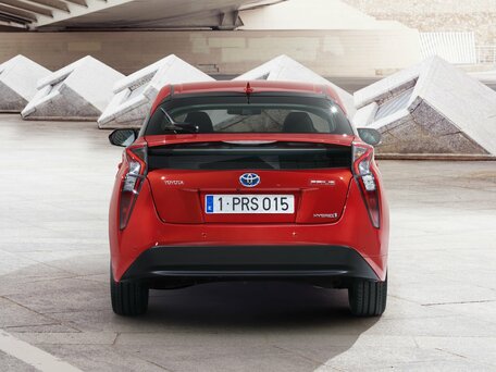 2016 Toyota Prius IV (XW50), серый, 2000000 рублей - вид 3