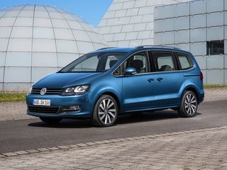 2015 Volkswagen Sharan II Рестайлинг, коричневый, 1750000 рублей, вид 1