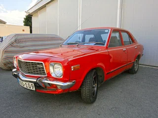 Mazda 818