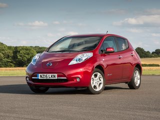 2012 Nissan Leaf I (ZE0/AZE0), серебристый, 625000 рублей, вид 1