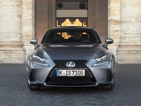 2018 Lexus IS 300 III Рестайлинг, синий, 2950000 рублей - вид 2