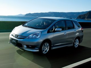2012 Honda Fit Shuttle I, белый, 1098000 рублей, вид 1