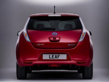 2015 Nissan Leaf (EM57) I (ZE0/AZE0), белый, 725000 рублей - вид 3