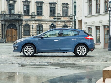 2012 Renault Megane III Рестайлинг, белый, 725000 рублей - вид 1