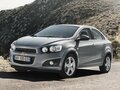 2013 Chevrolet Aveo II, серебристый, 800000 рублей