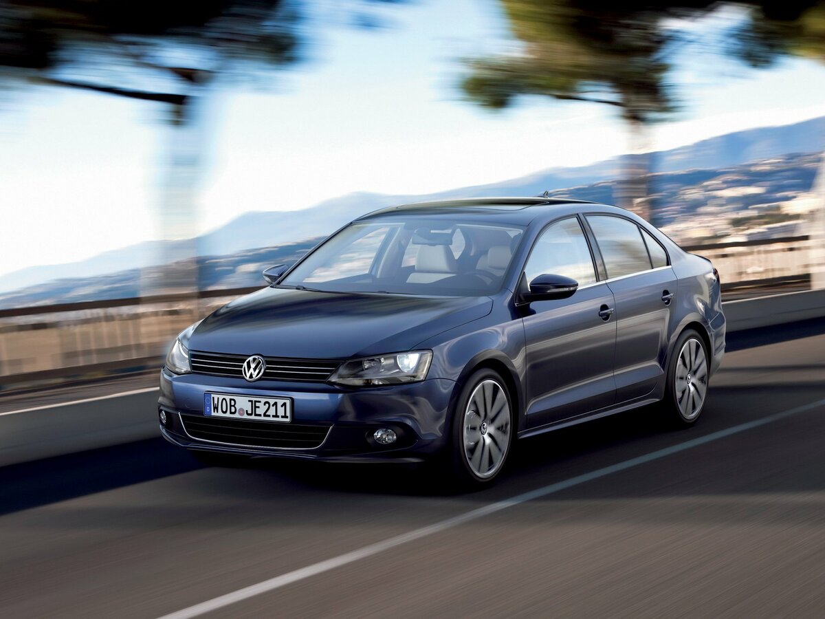 Открыть фотографии: Volkswagen Jetta VI