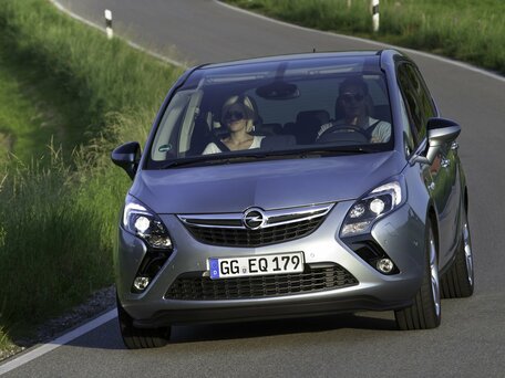 2014 Opel Zafira C, коричневый - вид 2