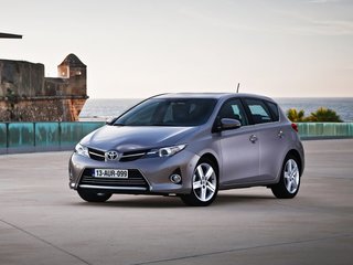 2014 Toyota Auris II, белый, 1400000 рублей, вид 1