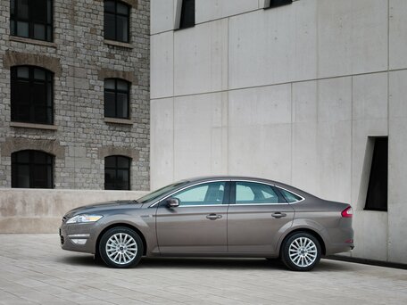 2013 Ford Mondeo IV Рестайлинг, белый, 1100000 рублей - вид 1