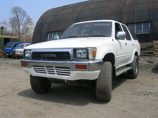 1990 Toyota Hilux Surf II, красный, 400000 рублей, вид 1
