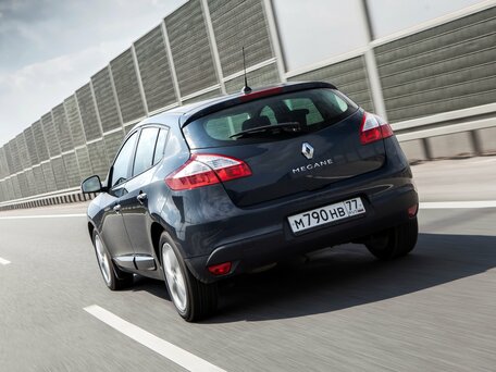 2012 Renault Megane III Рестайлинг, белый, 725000 рублей - вид 3