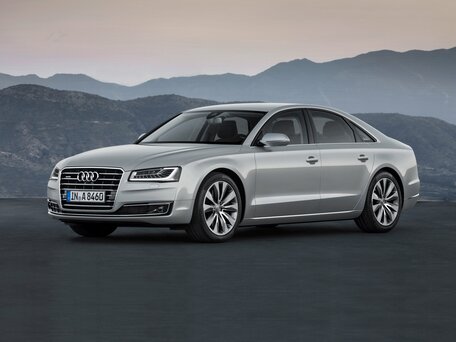 2017 Audi A8 III (D4) Рестайлинг, белый, 3200000 рублей
