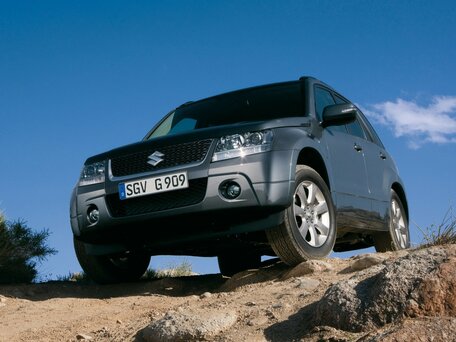 2010 Suzuki Grand Vitara II Рестайлинг, серебристый - вид 2
