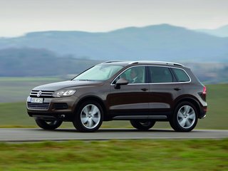 2010 Volkswagen Touareg II, коричневый, 2100000 рублей, вид 1