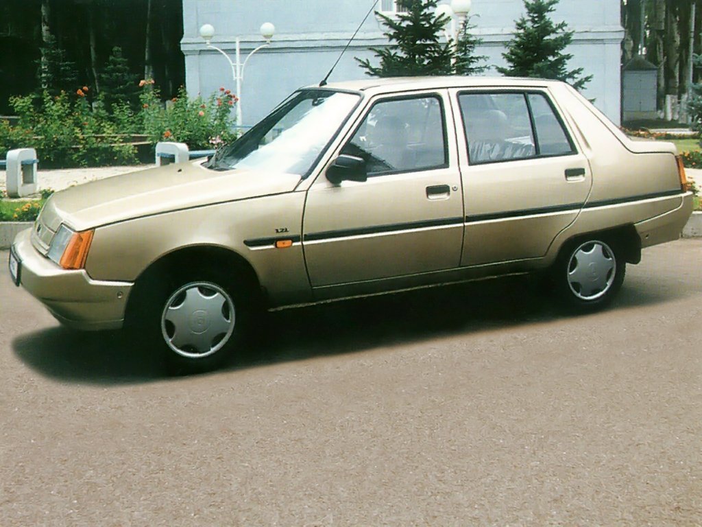 Сбоку
