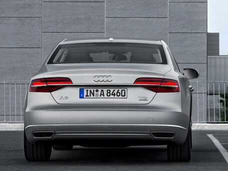 2017 Audi A8 III (D4) Рестайлинг, белый, 3200000 рублей - вид 2