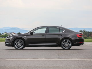 2025 Skoda Superb III Рестайлинг, чёрный, 3775000 рублей, вид 2