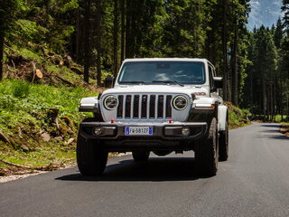2023 Jeep Gladiator II (JT), серый, 7400000 рублей, вид 3