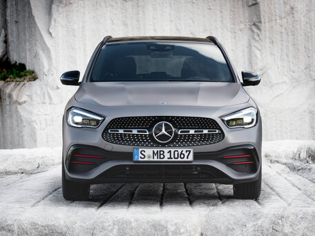 2021 Mercedes-Benz GLA 180 II (H247), белый, 3866000 рублей - вид 3