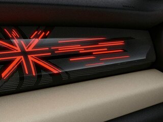 MINI Yours Стиль интерьера Piano Black с подсветкой в стиле британского флага