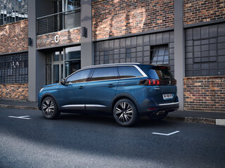 2024 Peugeot 5008 II Рестайлинг, чёрный, 4799000 рублей, вид 4