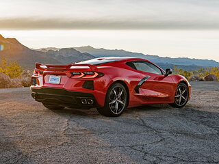 2026 Chevrolet Corvette Stingray C8, зелёный, 15931689 рублей, вид 5