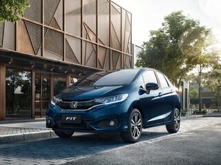 2017 Honda Fit III Рестайлинг, красный, 1450000 рублей, вид 1