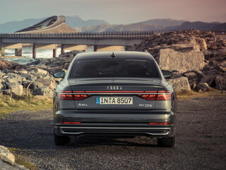 2025 Audi A8 Long 55 TFSI IV (D5) Рестайлинг, чёрный, 21000000 рублей, вид 4