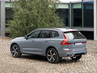 2025 Volvo XC60 II Рестайлинг, белый, 6305000 рублей, вид 5