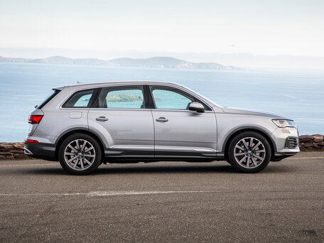 2021 Audi Q7 45 TFSI II (4M) Рестайлинг, чёрный, 5100000 рублей - вид 2