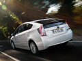 2012 Toyota Prius III Рестайлинг (XW30), белый, 1400000 рублей - вид 3
