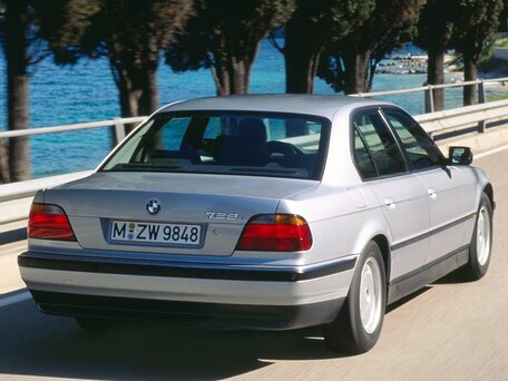 1997 BMW 7 серии 728i III (E38), чёрный - вид 3