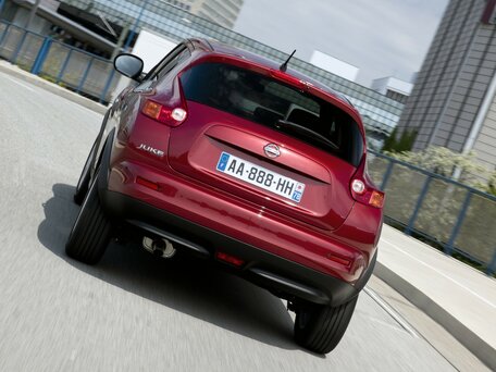 2013 Nissan Juke I, чёрный - вид 3