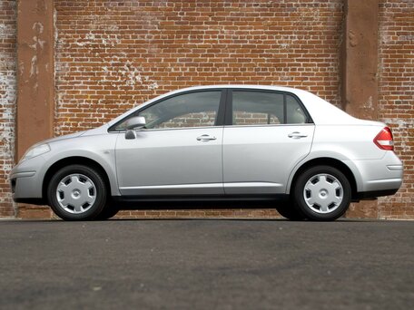 2013 Nissan Tiida I Рестайлинг, белый, 965000 рублей - вид 1
