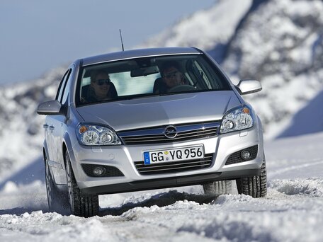 2008 Opel Astra H Рестайлинг, чёрный - вид 2