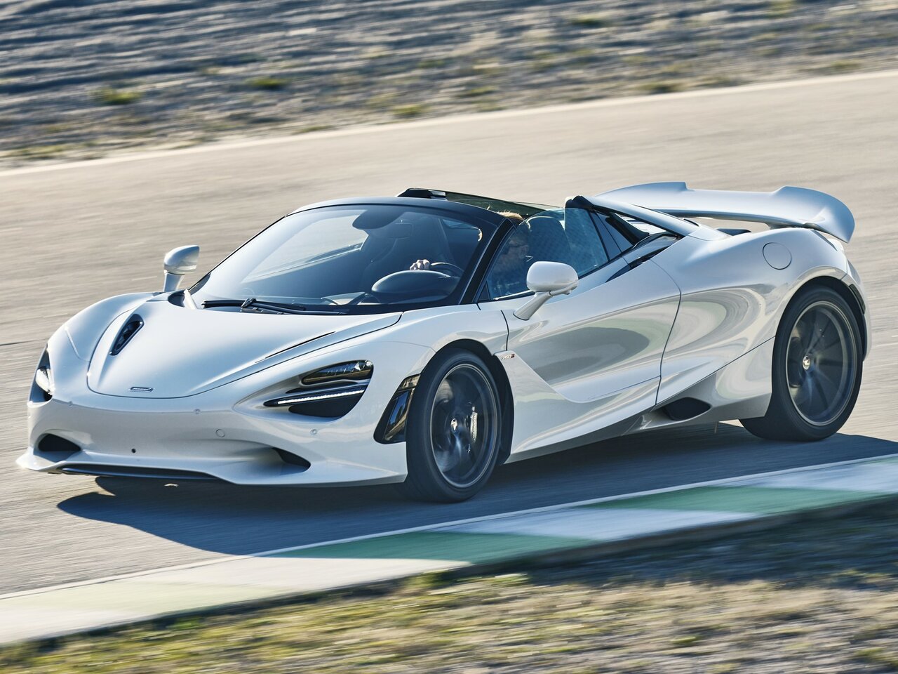 McLaren 750S Основной вид