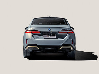 2025 BMW i5 Long eDrive35L, чёрный, 6990000 рублей, вид 4