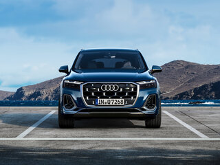 2024 Audi Q7 45 TFSI II (4M) Рестайлинг 2, серый, 9500000 рублей, вид 3