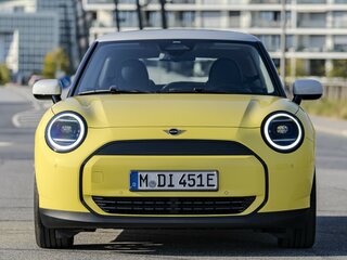 2025 Mini Hatch Cooper Electric SE IV (F65/F66/J01), жёлтый, 5540000 рублей, вид 3