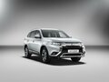 2020 Mitsubishi Outlander III Рестайлинг 3, серебристый, 2000000 рублей - вид 1