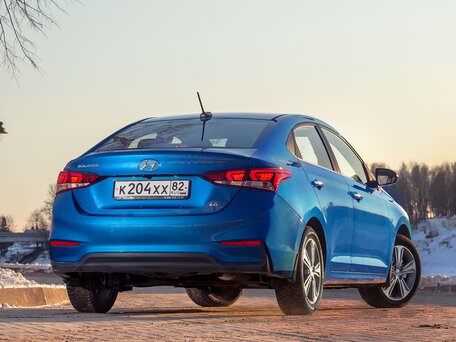 2017 Hyundai Solaris II, серебристый, 1050000 рублей - вид 3