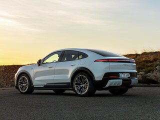 2026 Porsche Cayenne Turbo Electric Coupé IV, серый, 35000000 рублей, вид 5