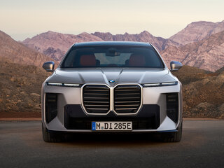2026 BMW i7 60 xDrive I (G70) Рестайлинг, серый, 29600000 рублей, вид 3
