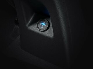 USB зарядка для задних пассажиров