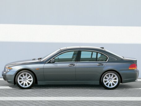 2001 BMW 7 серии 745i IV (E65/E66), чёрный - вид 1